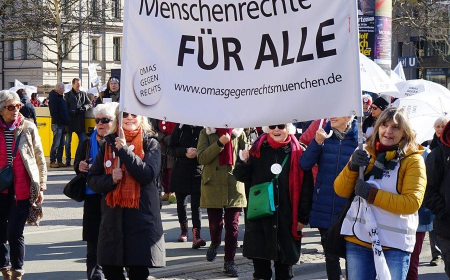 Bild 1, © Omas gegen Rechts München