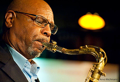 A-TRANE PRÄSENTIERT THE FIRST NEW YEAR CONCERT 2027: FUASI ABDUL KHALIQ Journey To The Source FEAT: Fuasi Abdul-Khaliq-Rolf Zielke-Maximilian Hughes-Kenny Martin