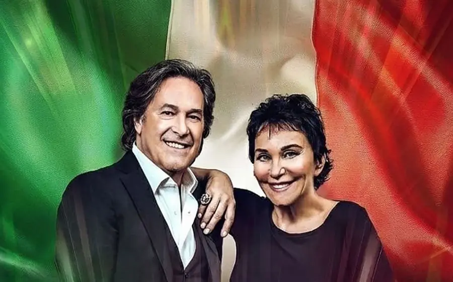 Foto für die Veranstaltung Ricchi e Poveri Tour 26/27 mit dem Foto der beiden Künstler und der italienischen Flagge im Hintergrund