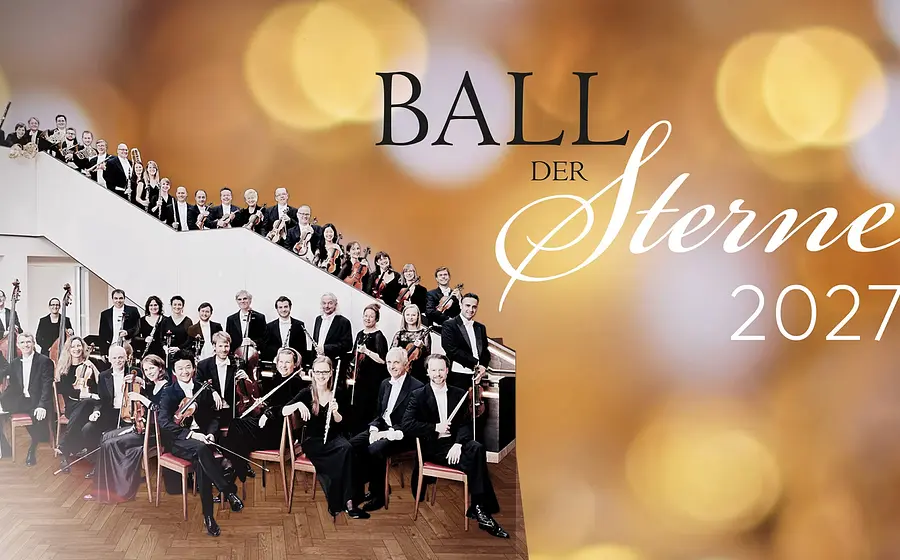 Grafik mit Foto eines Orchesters, ein Teil steht auf einer Treppe