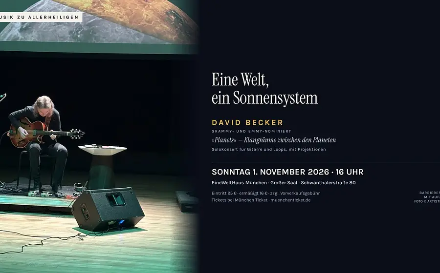 Plakat Eine Welt, ein Sonnensystem mit David Becker bei einem Solokonzert auf der Gitarre vor Projektion eines Planeten, dazu der Titel Eine Welt, ein Sonnensystem und Hinweise auf das Konzertprogramm Planets – Klangräume zwischen den Planeten