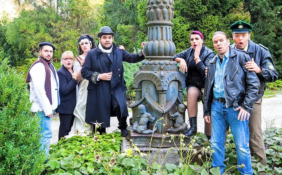 Foto der Schauspieler in einem Park