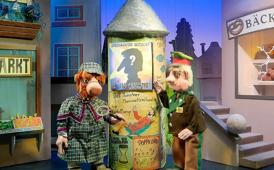 Bild von einigen Marionetten in einem Theater