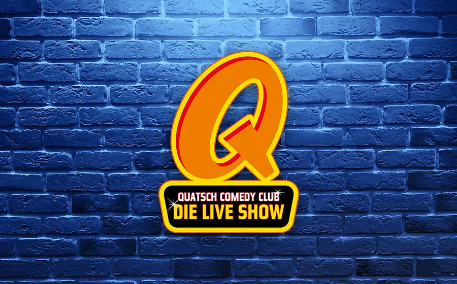 Artwork mit Logo vom Quatsch Comedy Club. Im Hintergrund eine blaue Mauer.