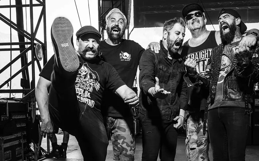 Schwarz-Weiß-Promo-Bild der Punk-Rock-Band Zebrahead