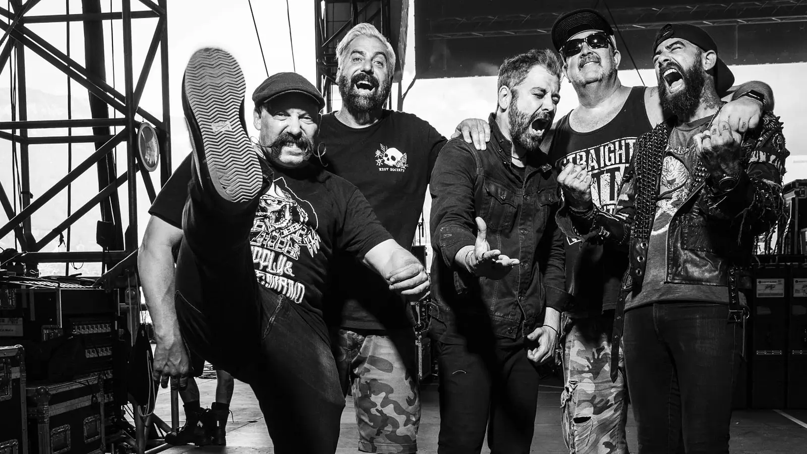 Schwarz-Weiß-Promo-Bild der Punk-Rock-Band Zebrahead