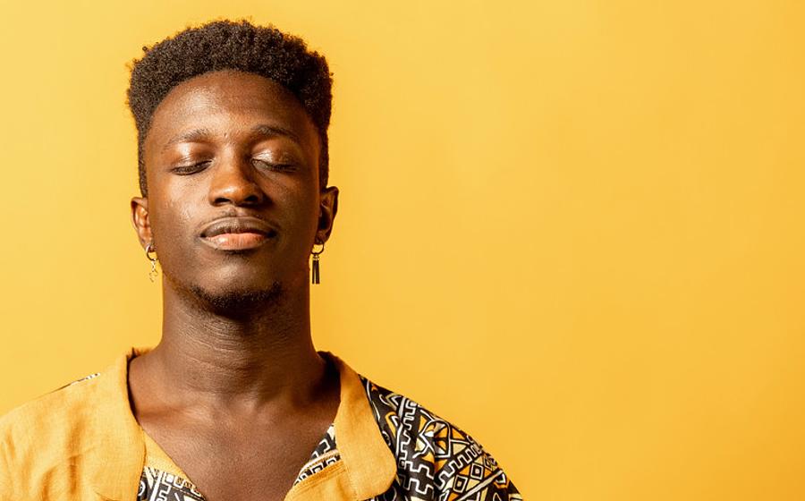 MOMI MAIGA: KORA, STIMME, CELLO, GEIGE // SENEGAL