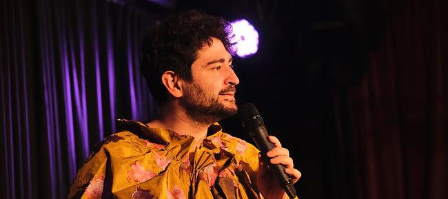 SEBASTIAN HUMI: Arabisch, Katholisch, Schwul: das zerissene Kind // KABARETT