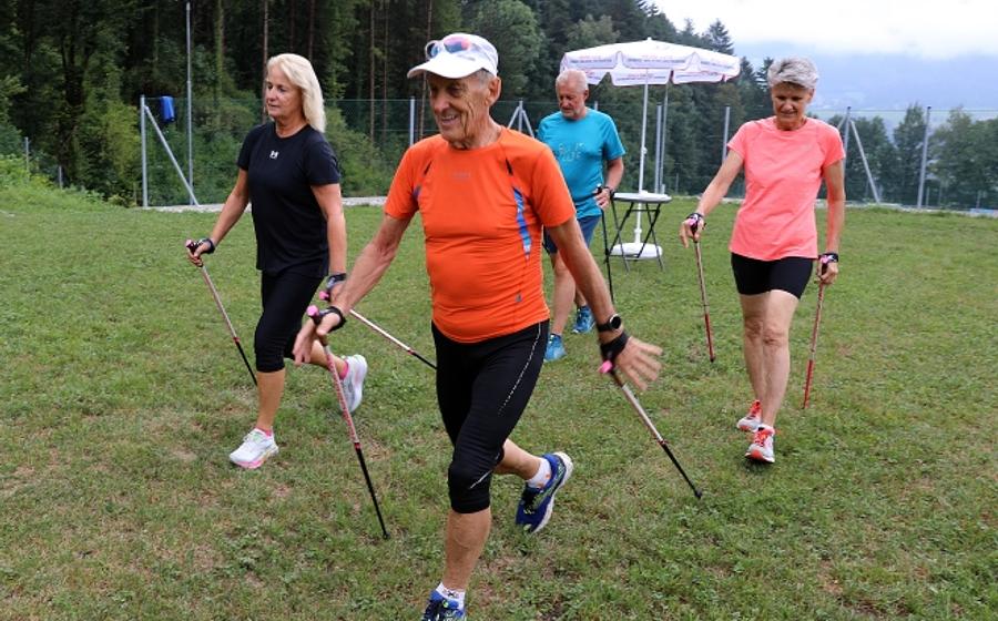 NORDIC WALKING KURS für Senior*innen mit Heinz Lutz