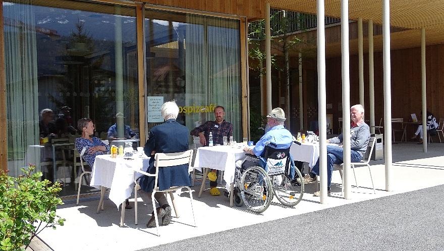 Philosophisches Café: Leben und Sterben in Würde: Wie viel Selbstbestimmung verträgt Würde?