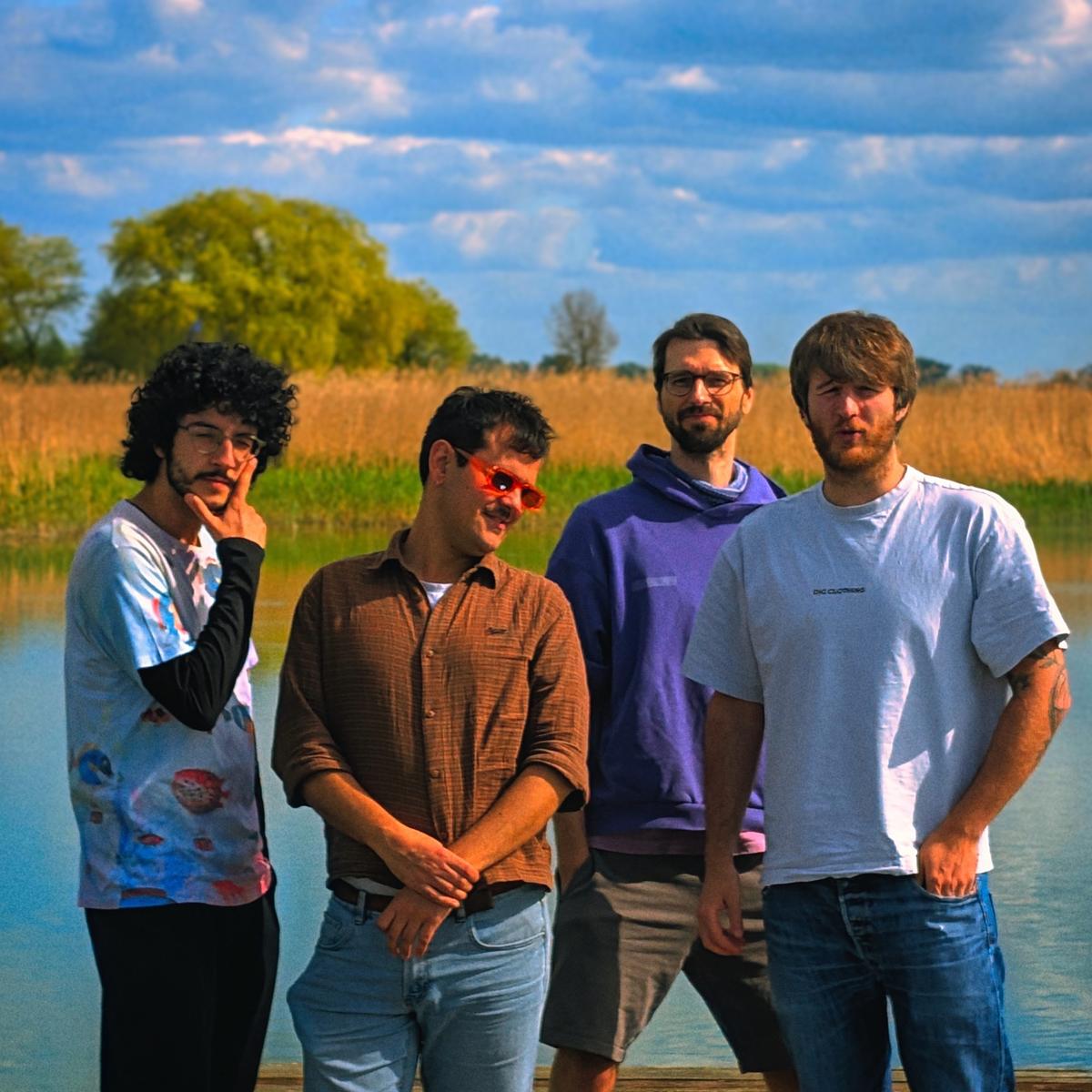 Apart (emo-/indie-rock, fr) & Llana (math-rock, bln)