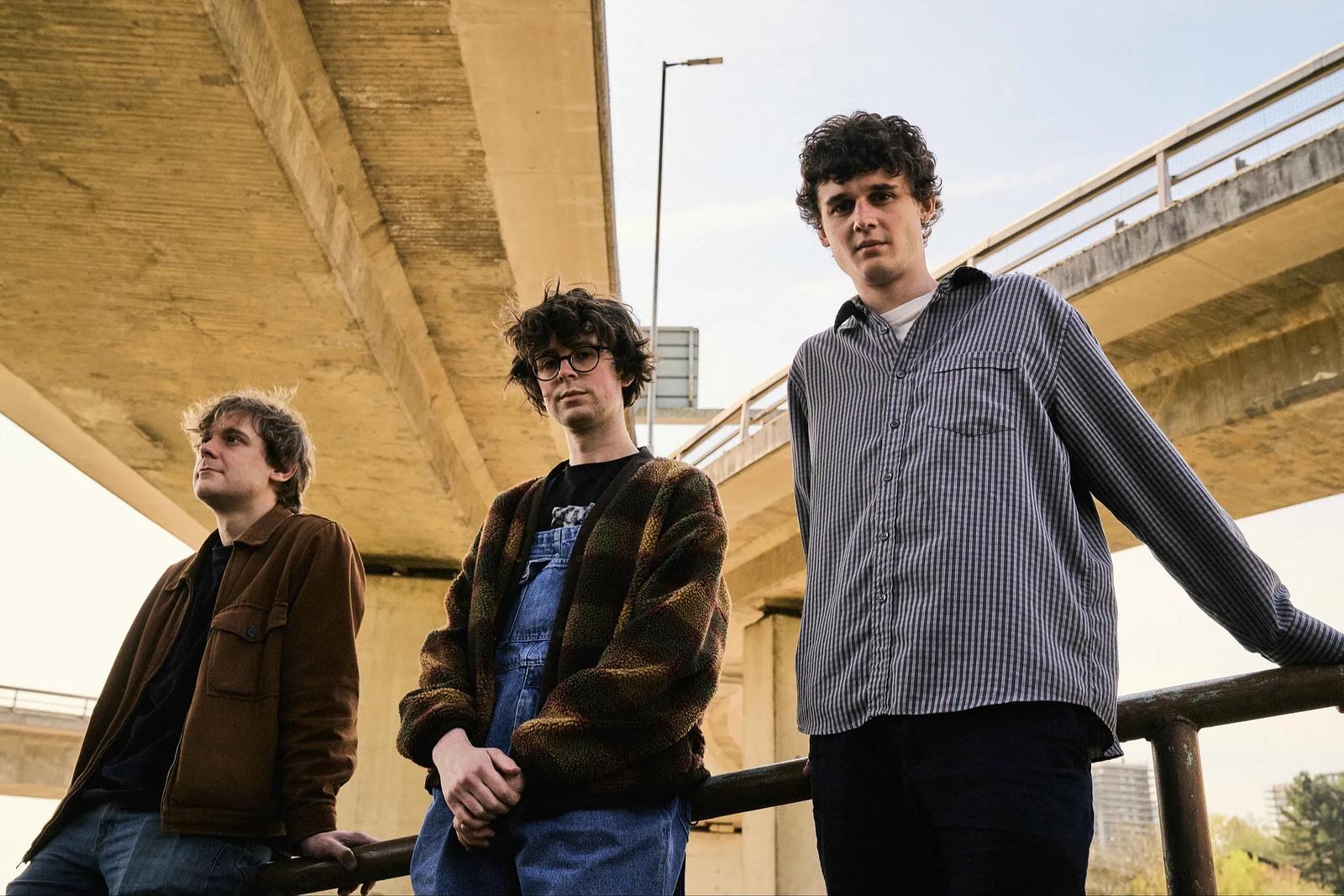 Shaking Hand (post-rock, uk) & Sweetspot (noise-dream-pop, bln)