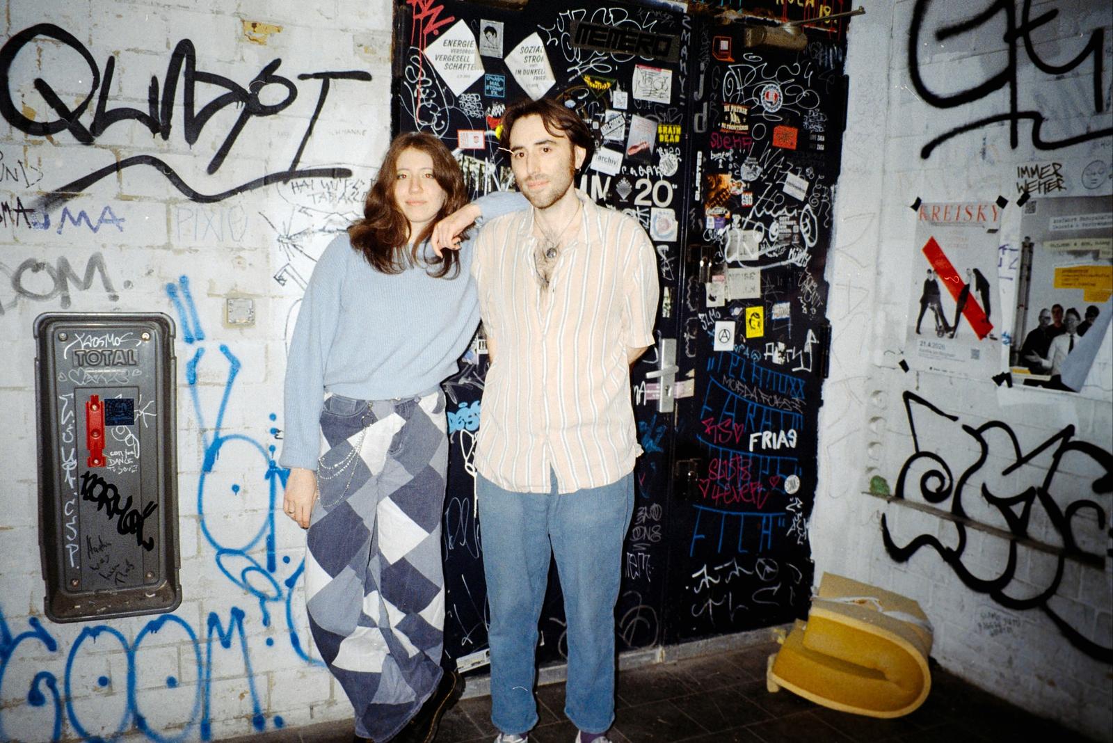 Shaking Hand (post-rock, uk) & Sweetspot (noise-dream-pop, bln)