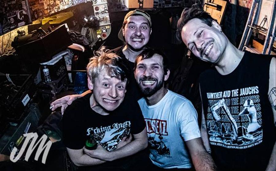 Bei Bedarf (punkrock / Berlin) + Pornobalken (punk / MV)