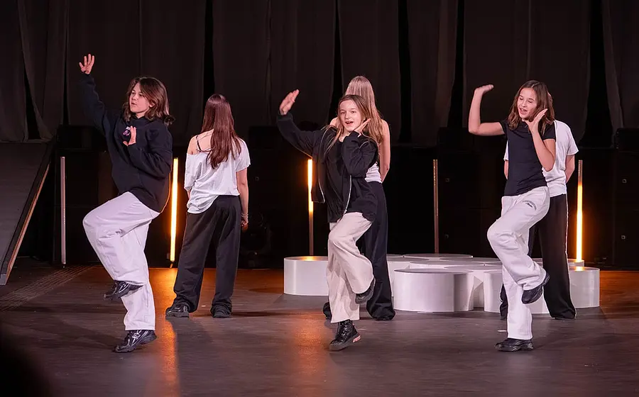 ALL TOGETHER NOW - Schulvorstellung