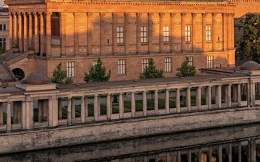 Anniversary tour: 200 years Museumsinsel Berlin (in English). A new perspective on Museumsinsel