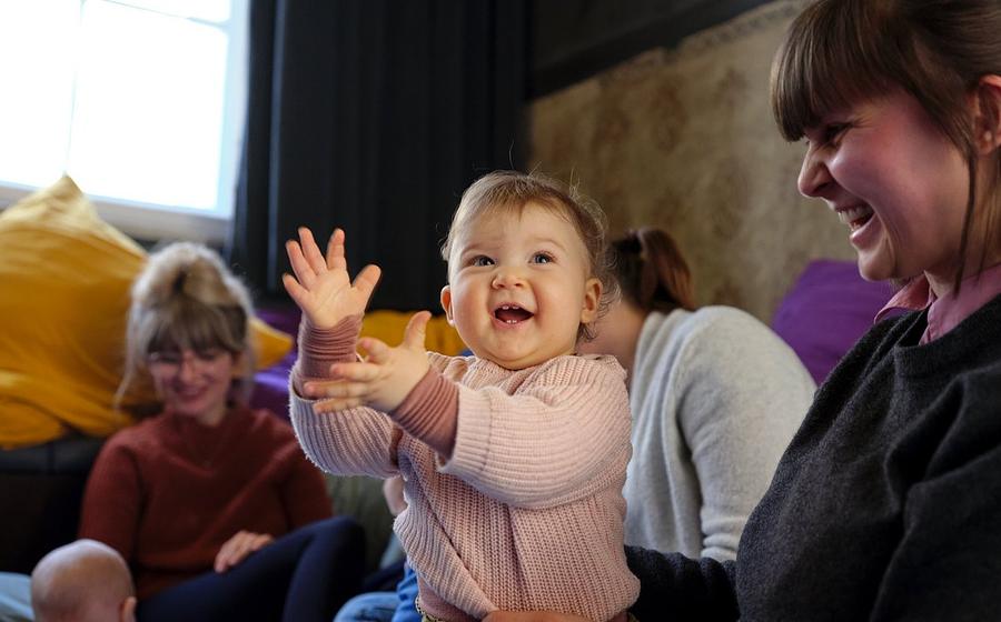 BABYKONZERT: FLIRRENDE FARBEN