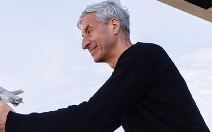 Trommelwirbel – Maurizio Cattelan in der Neuen Nationalgalerie