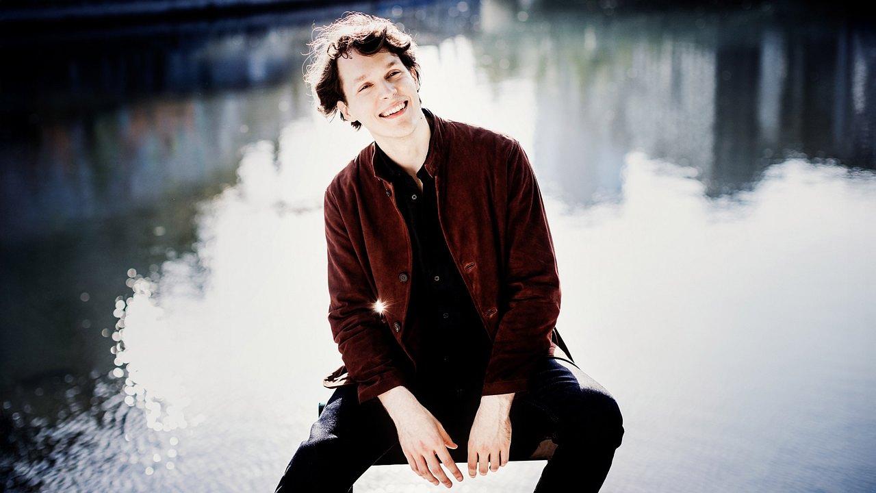 LUKAS STERNATH