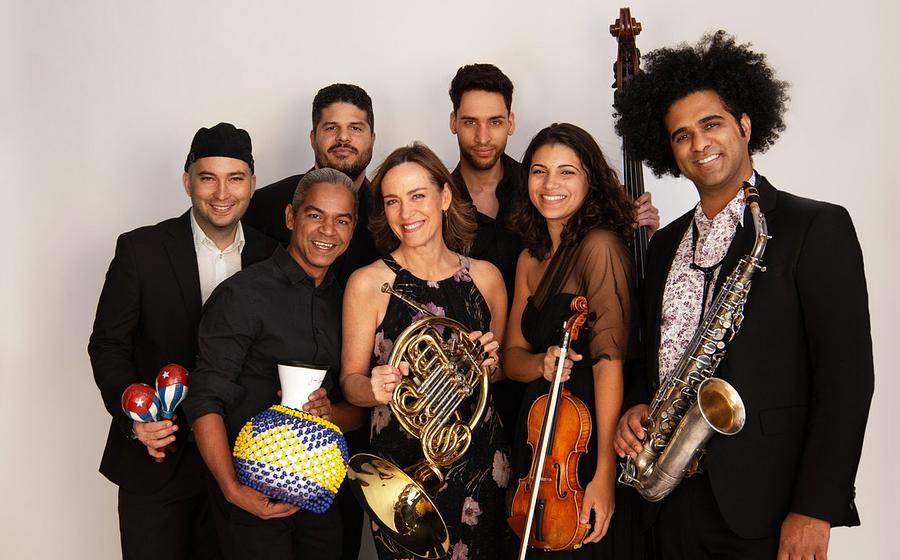 SARAH WILLIS & THE SARAHBANDA