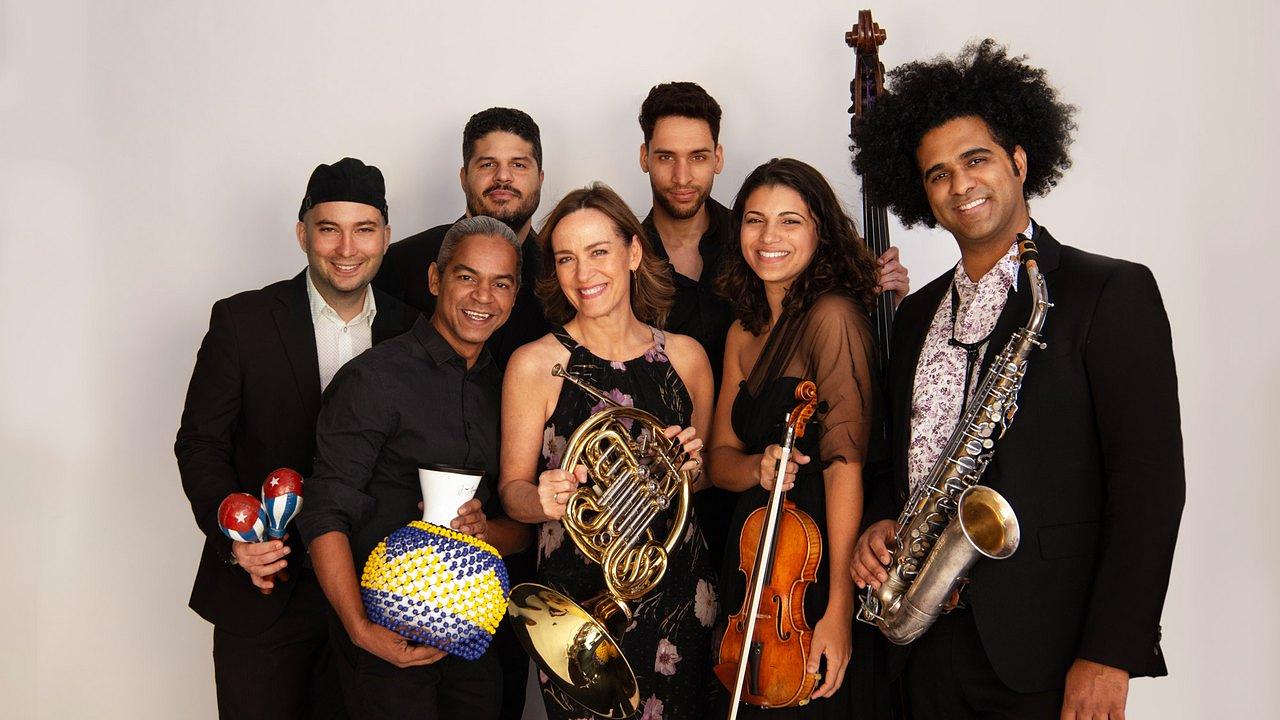 SARAH WILLIS & THE SARAHBANDA