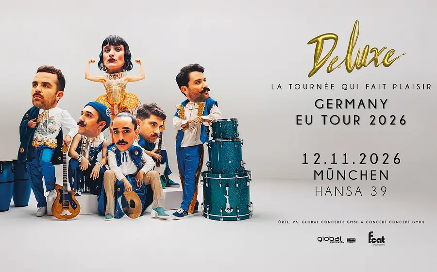 Bandportrait von Deluxe mit überzeichneten Köpfen in bunten Bühnenoutfits und Instrumenten, kreatives Poster zur EU Tour 2026 in München im Hansa 39